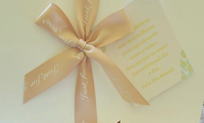 Gift Box/Ribbons/Card