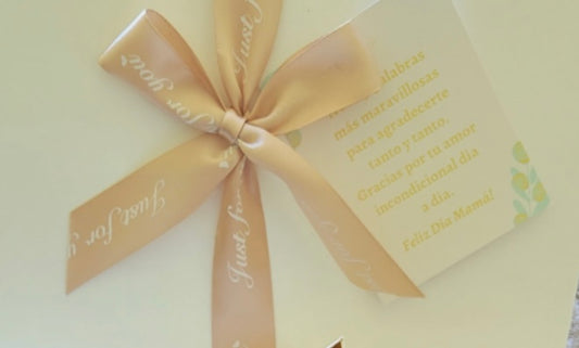 Gift Box/Ribbons/Card